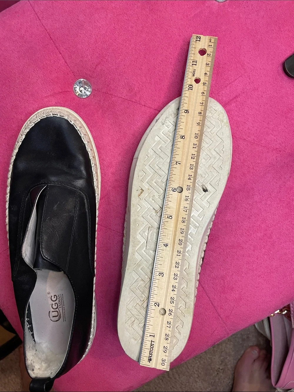 UGG Women's Black Leather Slip-On Espadrille Moccasinsi Size 8-8 1-2